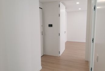 Fantástico Apartamento T2 para Arrendamento na Amadora