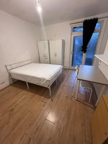 Room in a Shared Flat, Whitburn Road, SE13 - Photo 3