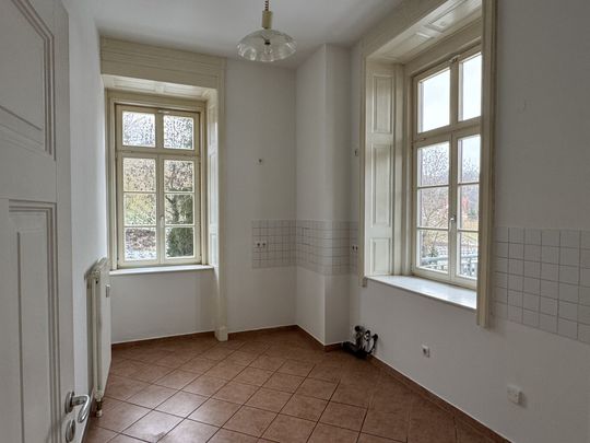Repräsentative 5-Zi.-Wohnung mit großem Balkon u. Weitblick am Weinberg oberhalb von Radebeul-Mitte - Foto 1