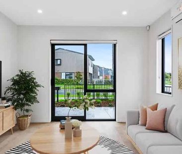 LOCATION, LOCATION, LOCATION - WAIATA SHORES - Photo 3