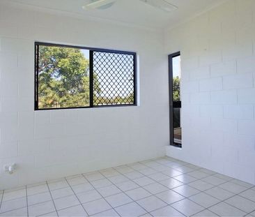 Upstairs Bright Apartment with Private Balcony - Photo 1