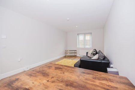 3 bedroom detached house to rent - Photo 3