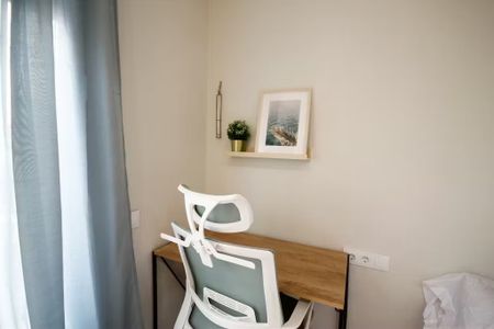 Carrer de la Riera de Sant Miquel, Barcelona, Catalonia 08006 - Photo 2