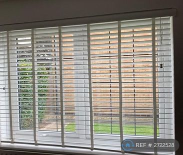 2 bedroom semi-detached house to rent - Photo 5