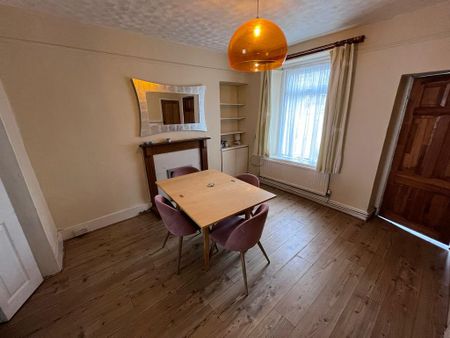 2 bedroom terraced house to rent - Photo 2