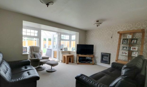 Waterlow Close, TF2, Priorslee - Photo 1