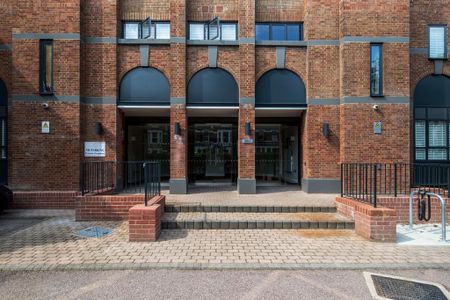 1 bedroom flat to rent - Photo 5