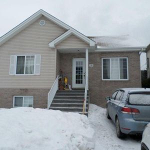 Sous-sol Beau grand 4 1/2 - Photo 2