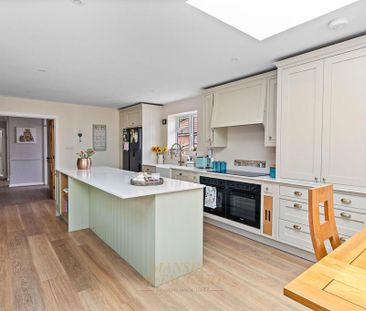 4 bedroom detached house to rent - Photo 5