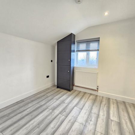 4 bedroom flat to rent - Photo 4