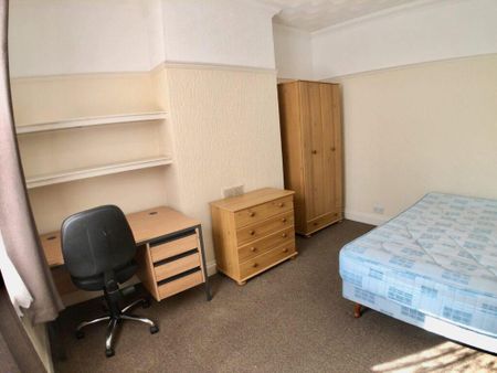 3 bedroom terraced house to rent - Photo 3