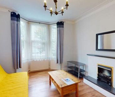 4 bedroom terraced house to rent - Photo 1