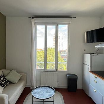 Appartement 4 pièces 56m2 REIMS 336 euros - Photo 1