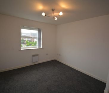 2 bed Flat for Rent - Photo 6