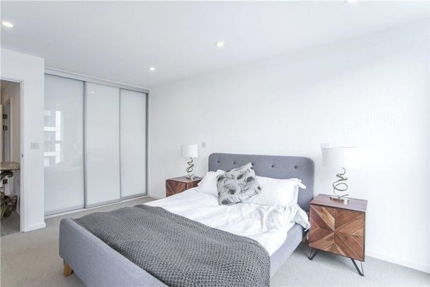 1 Bed Flat, Dance Square, EC1V - Photo 1