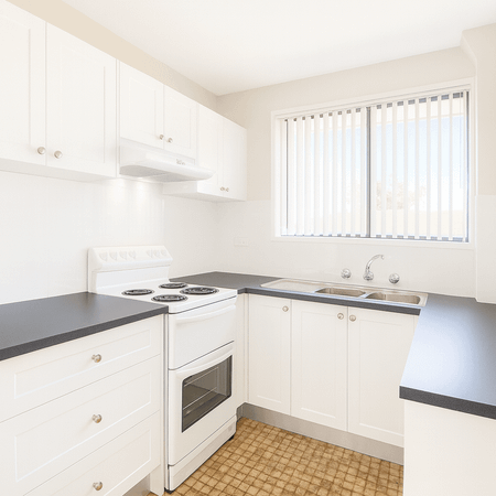 Comfortable 2 Bedroom Unit in Liverpool - Photo 3