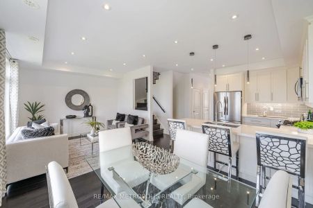 Condo Townhouse For Lease | W9246201 - Photo 5