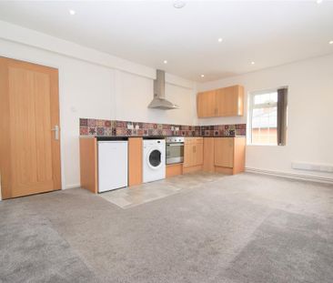 2 bedroom maisonette to rent - Photo 5