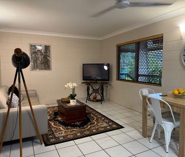 One bedroom fully furnished apartment situated in the heart of Cairns. - Photo 1