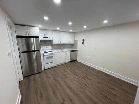 For Lease - 1394 Largo Crescent Unit# Lower, Oshawa, Ontario - Photo 3