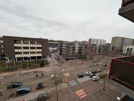Genk-centrum, Dieplaan 29 bus 28 - Gezellig appartement met 1 slaapkamer (47 m2) en kelderberging. - Photo 2