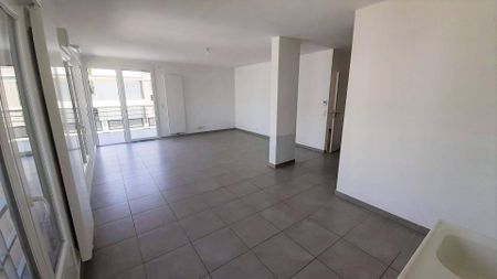 location Appartement T4 DE 106.9m² À SAINT JULIEN EN GENEVOIS - Photo 2
