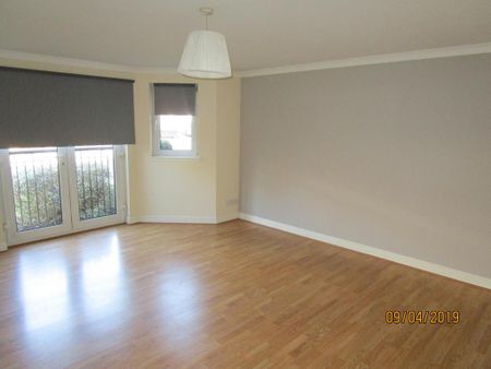 2 bedroom flat to rent - Photo 2