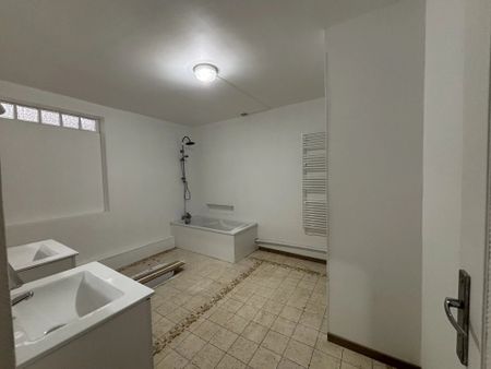 Location Appartement 4 pièces 126m² BOULOGNE SUR MER 62200 - Photo 4