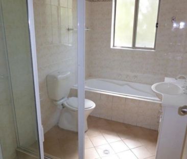 GREAT VALUE 2 BEDROOM UNIT! GREAT LOCATION! - Photo 3