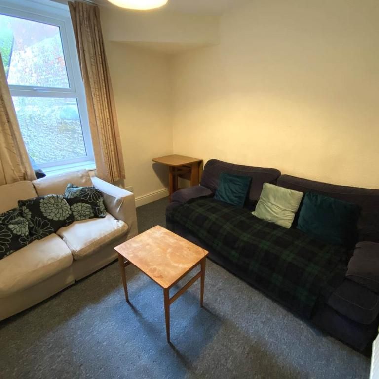 5 bedroom house to rent - Photo 1