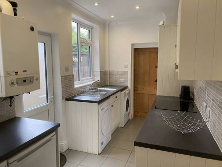 Pope Street (4 bed) - Photo 3