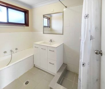 Charming Family Home with Pool - Photo 6