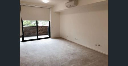 Stylish 1-Bedroom Apartment with Ample Storage & Generous Interior Space - Photo 3