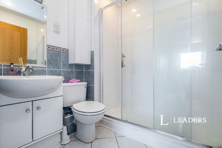 2 bedroom property to rent Arethusa House, Gunwharf Quays, PO1 - Photo 4