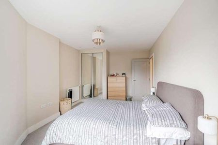 Nether Street, Finchley Central, N3 - Photo 2