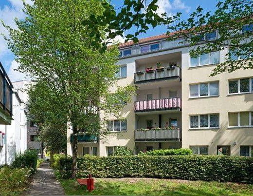 Berlin-Karow, gepflegte 3 Zimmer Wohnung mit Balkon und Wohnküche ab 1.5.2026! - Photo 1