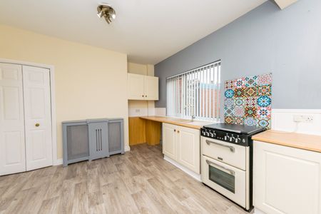 TOPCLIFFE LANE MORLEY LEEDS LS27 0HL - Photo 2