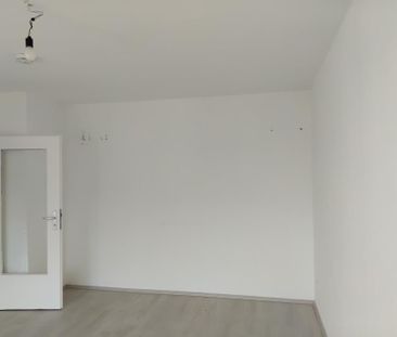 Sehr schöne renovierte 3 Zimmer Wohnung mit Balkon in Gelsenkirchen... - Foto 1