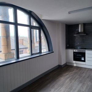 Room in a Shared Flat, Renshaw Street, L1 - Photo 2