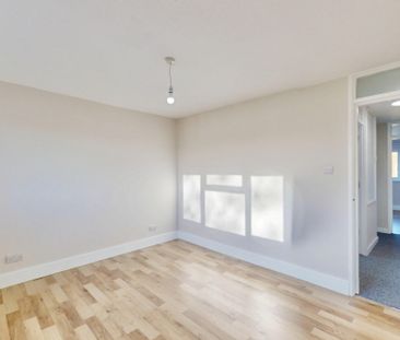 Bannister Close, UB6, Greenford - Photo 3