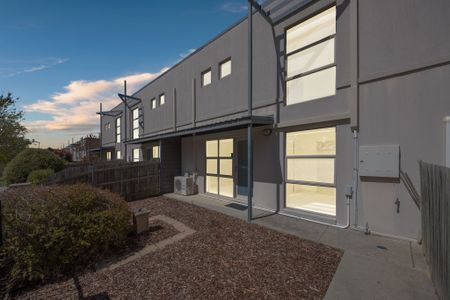 206 Anthony Rolfe Avenue, Gungahlin ACT 2912 - Townhouse For Rent | Domain - Photo 4