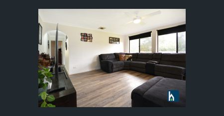 Family Home in Curlewis - Photo 5