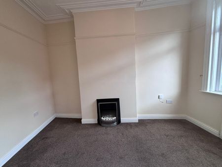 2 Bed Terraced House, Hardman Lane, M35 - Photo 2