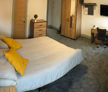 14 bedroom flat to rent - Photo 3