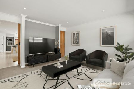 $800 per week including monthly pool maintenance Chemicals at the tenants expense Family Paradise with Pool and Plenty of Space! - Photo 3