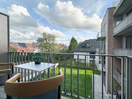 Appartement met 2 slaapkamers en parking op centrale ligging - Photo 1