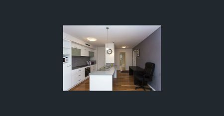 Quiet, Gorgeous and Spacious, with 2 sets of Private Bedrooms and Bathrooms - Photo 3