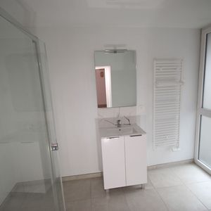 Location Appartement 1 pièce 39m² - Photo 2