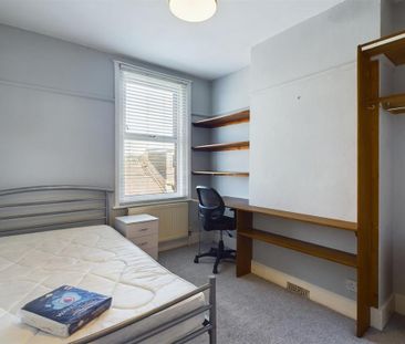 5 bedroom terraced house to rent - Photo 3