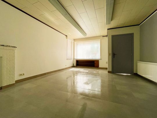 Ruime gezinswoning met 3 slaapkamers in het centrum van Tielt - Photo 1